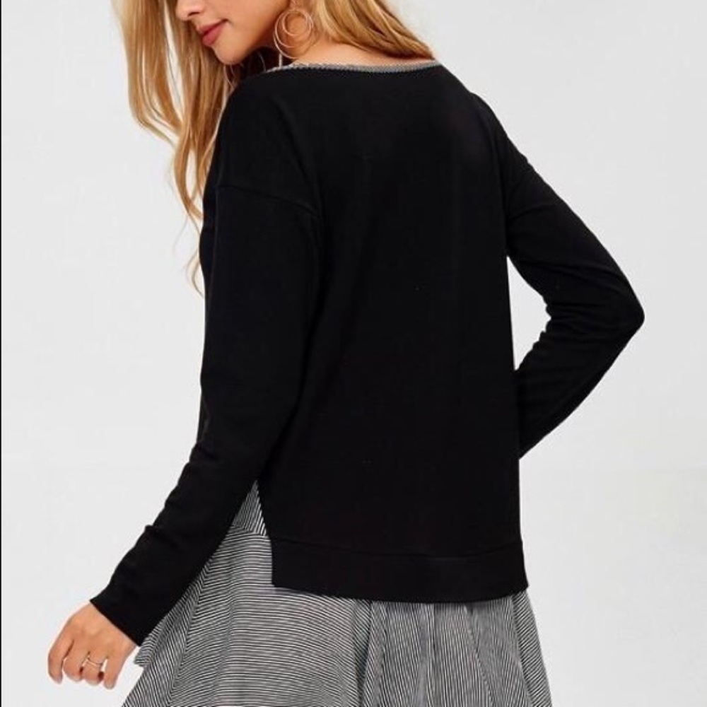 Black and stripped blouse - Picture 3 of 3
